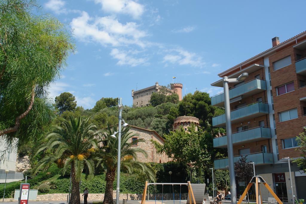 Hotel Flora Parc Castelldefels Exterior photo